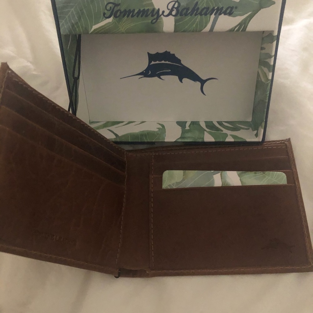 Tommy Bahama Brown leather wallet NEW
